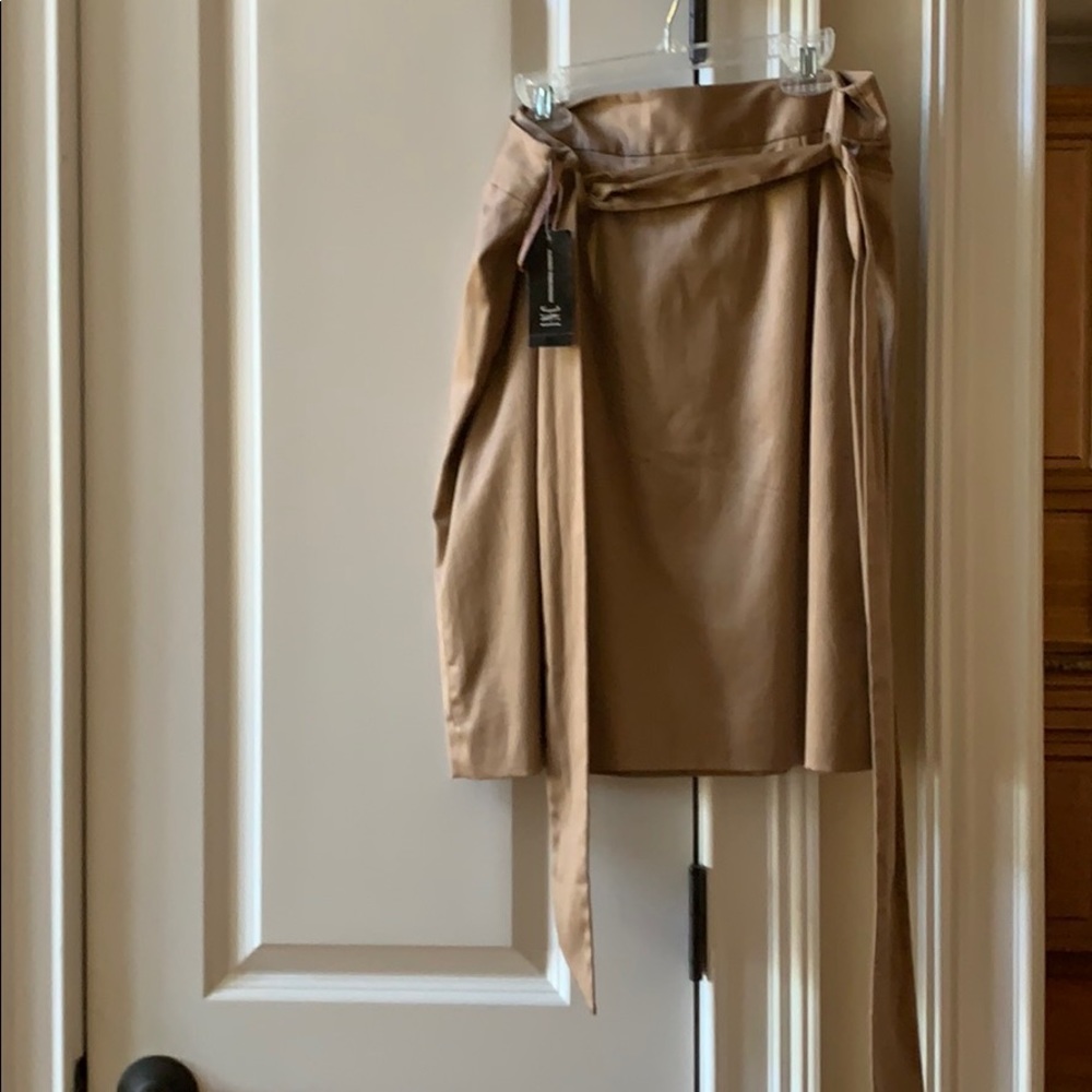 Women’s pencil skirt!!!! - Picture 2 of 3